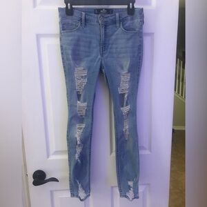 EUC Womens Hollister Destroyed Jeans 5 Short